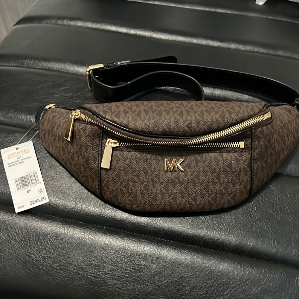 New MK FANNY PACK